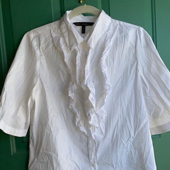 White House black market size medium white ruffle top - Picture 1 of 3